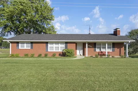 4702 Smiths Grove Rd, Scottsville, KY 42164