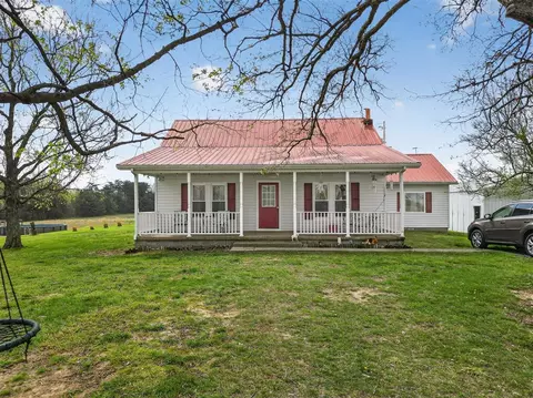 1811 Peach Orchard Rd, Lewisburg, KY 42256
