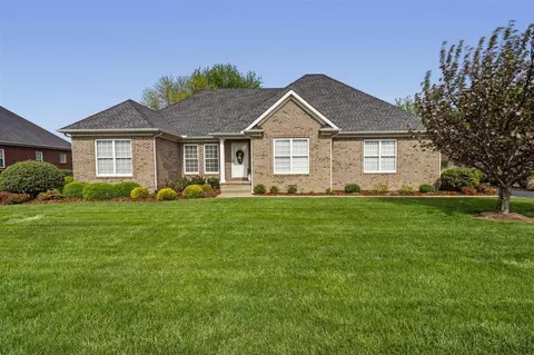805 Hardwoods Dr, Bowling Green, KY 42104