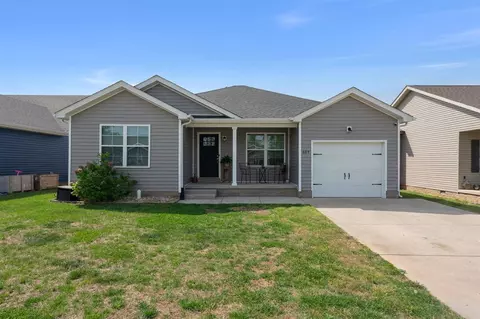 689 Cherry Blossom Rd, Bowling Green, KY 42103