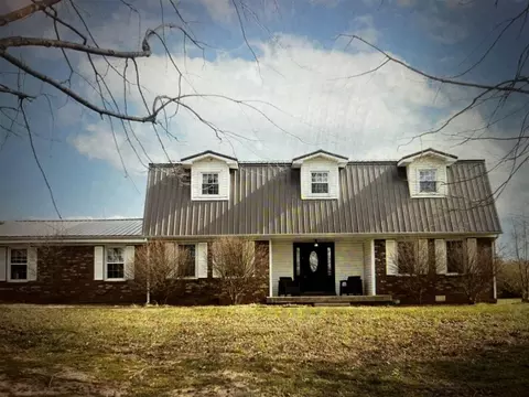 330 Dillard Rd, Bowling Green, KY 42101