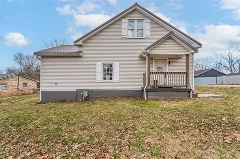 1152 Crewdson Dr, Bowling Green, KY 42101