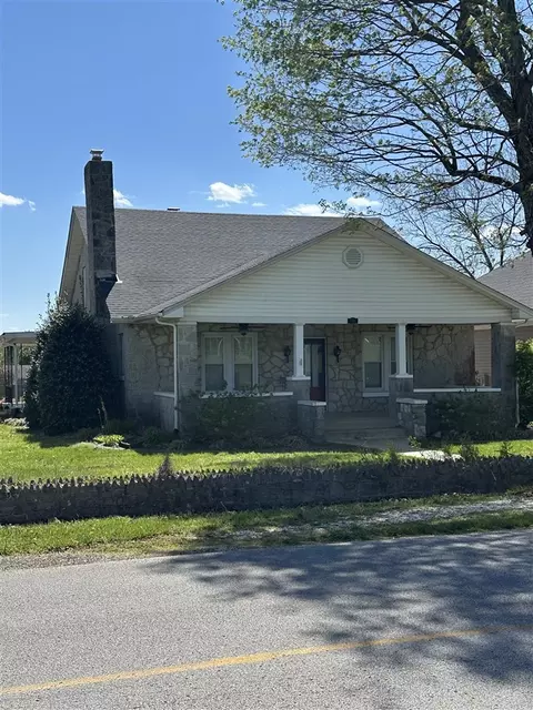 765 Moorman Ln, Bowling Green, KY 42101