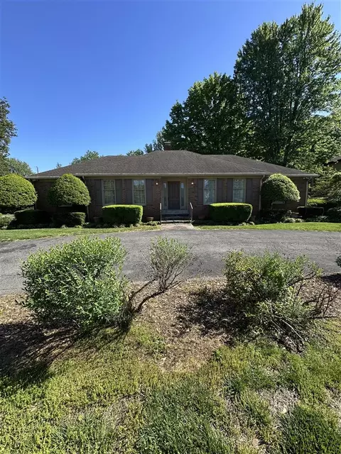 1335 Lois Ln, Bowling Green, KY 42104