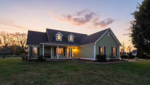 390 Sunday Silence Ct, Bowling Green, KY 42101