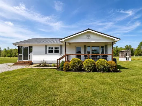 746 Scotts Ferry Rd, Burkesville, KY 42717