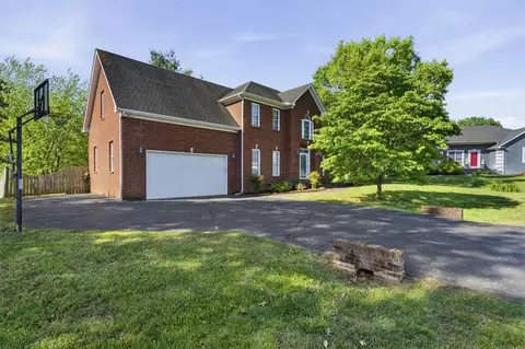 147 Calvin Ct, Bowling Green, KY 42104