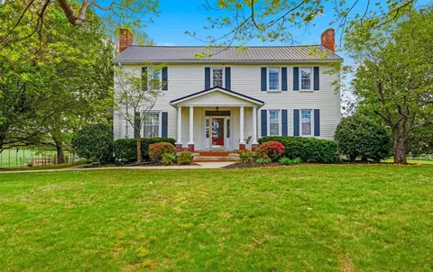 11 Old Port Oliver Rd, Scottsville, KY 42164