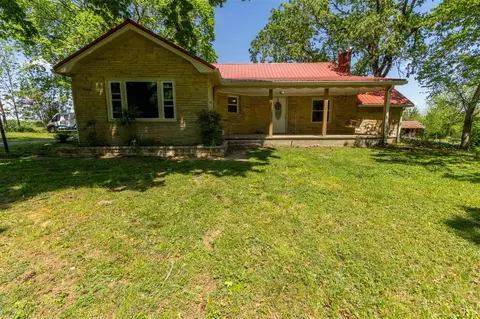 48 Pope Trammel Rd, Scottsville, KY 42164