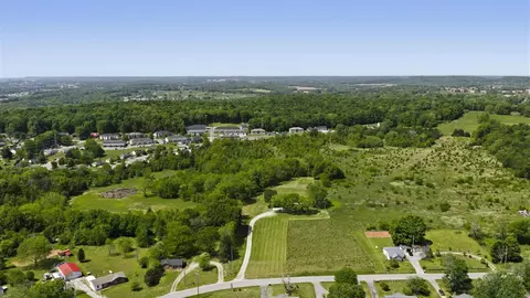 885 Moorman Ln, Bowling Green, KY 42101