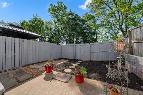125 Pebble Ct, Bowling Green, KY 42101