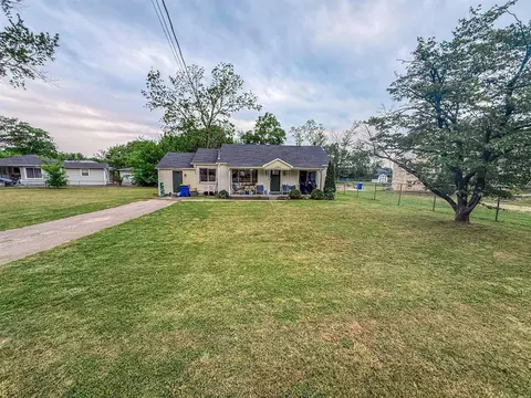 1467 N Sunrise Dr, Bowling Green, KY 42101