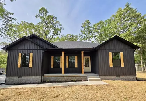 497 Hunters Cir, Russellville, KY 42276