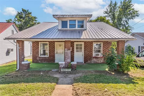 120 E Oak St, Scottsville, KY 42164