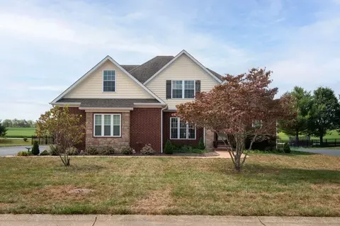 392 Roseberry Cir, Bowling Green, KY 42104
