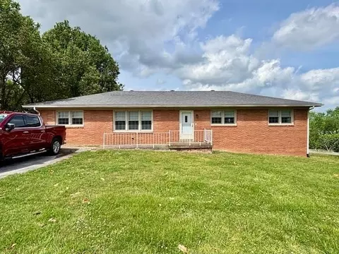 236 Cottage Dr, Scottsville, KY 42164