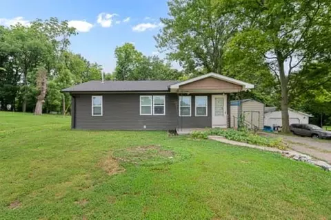 486 Sweeney Ln, Bowling Green, KY 42101