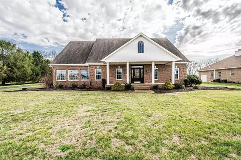 460 Calumet Ct, Bowling Green, KY 42101