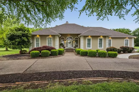 148 Keeneland Ct, Bowling Green, KY 42104