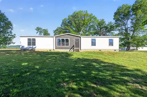 886 E Calvary Rd, Campbellsville, KY 42718