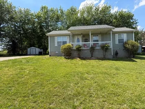 27 Red Horse Ave, Scottsville, KY 42164