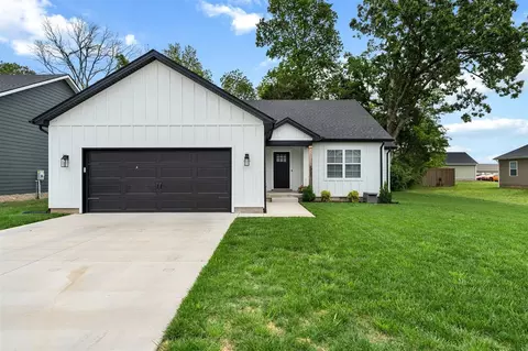 668 Pleasant Meadow Ln, Bowling Green, KY 42101