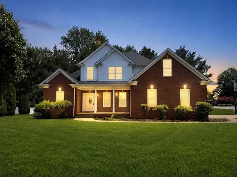2536 Avondale Dr, Bowling Green, KY 42104