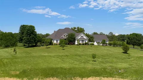 910 Bethel Ln, Bowling Green, KY 42103
