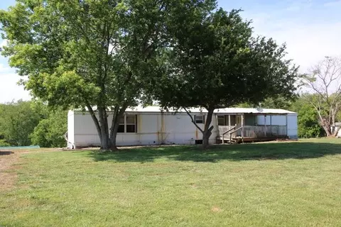 102 Cherry Ln, Scottsville, KY 42164
