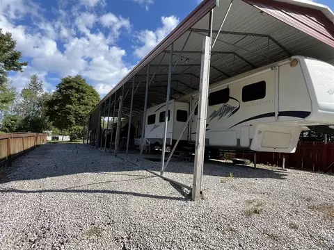 465 Silverside Dr, Scottsville, KY 42164