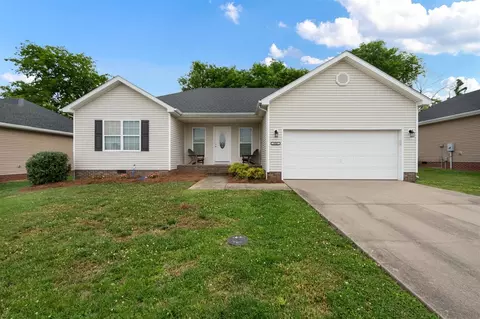 600 Stone Hollow Ln, Bowling Green, KY 42101