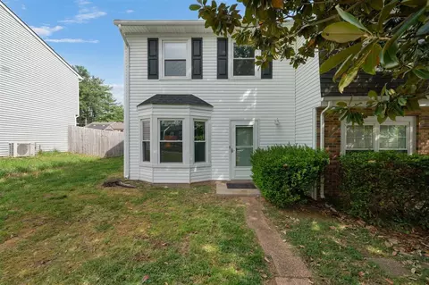 130 Pebble Ct, Bowling Green, KY 42101