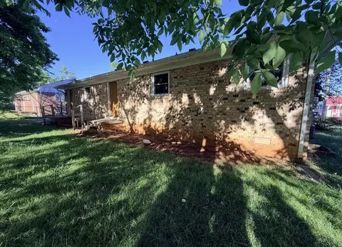 608 Mitchell Ct, Bowling Green, KY 42101