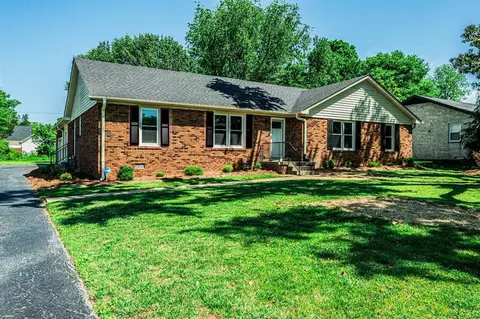 2708 Thompson Dr, Bowling Green, KY 42104