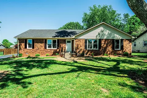 2708 Thompson Dr, Bowling Green, KY 42104