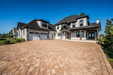 1150 Drakes Ridge Ln, Bowling Green, KY 42103