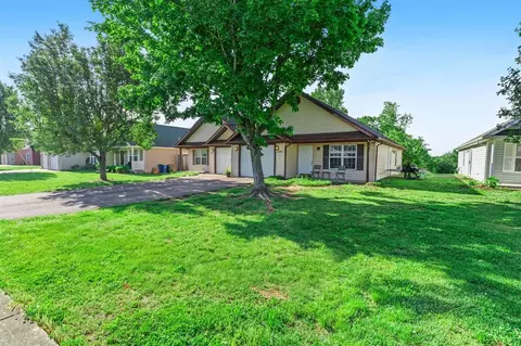 2050 Salisbury Dr, Bowling Green, KY 42101