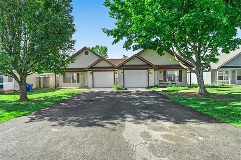 2050 Salisbury Dr, Bowling Green, KY 42101
