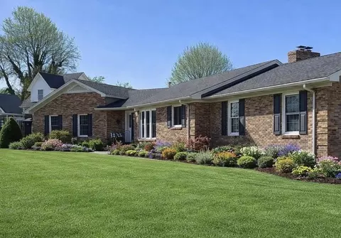 995 College St, Smiths Grove, KY 42171