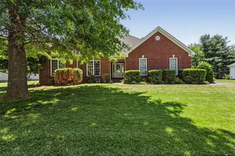 829 Divot Cir, Bowling Green, KY 42104