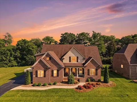 1108 Hunters Pointe Ln, Bowling Green, KY 42104