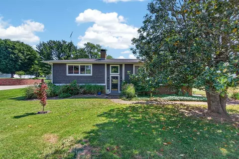 660 Peachtree Ln, Bowling Green, KY 42103