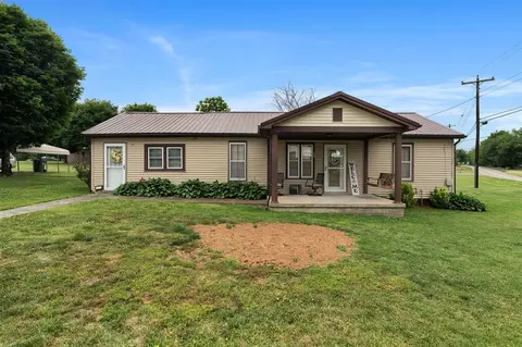 105 First St, Horse Cave, KY 42749