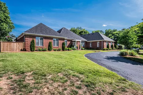 940 Kensington Way, Bowling Green, KY 42103