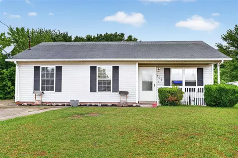 409 Eddy St, Oak Grove, KY 42262
