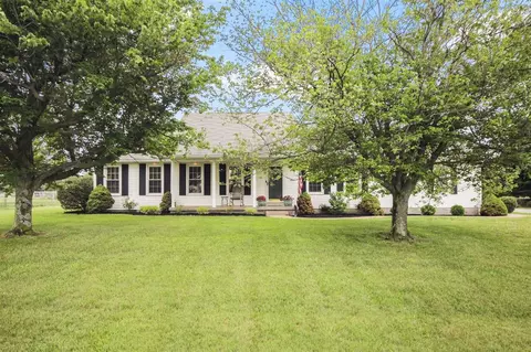 160 Kevin Dr, Bowling Green, KY 42104