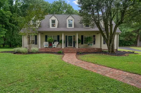 787 Drakesborough Dr, Bowling Green, KY 42103