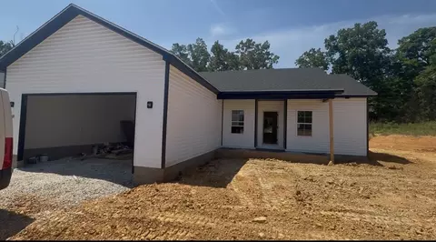 225 Memphis St, Scottsville, KY 42164