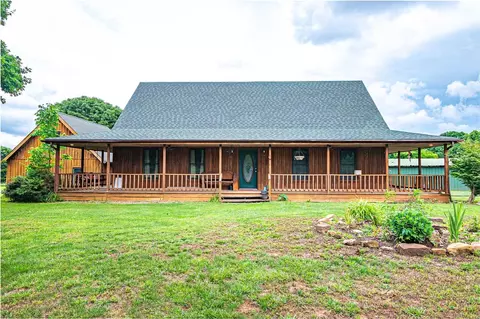 150 Mefford Ln, Belton, KY 42324