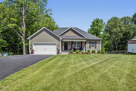 462 Ayers Ln, Scottsville, KY 42164